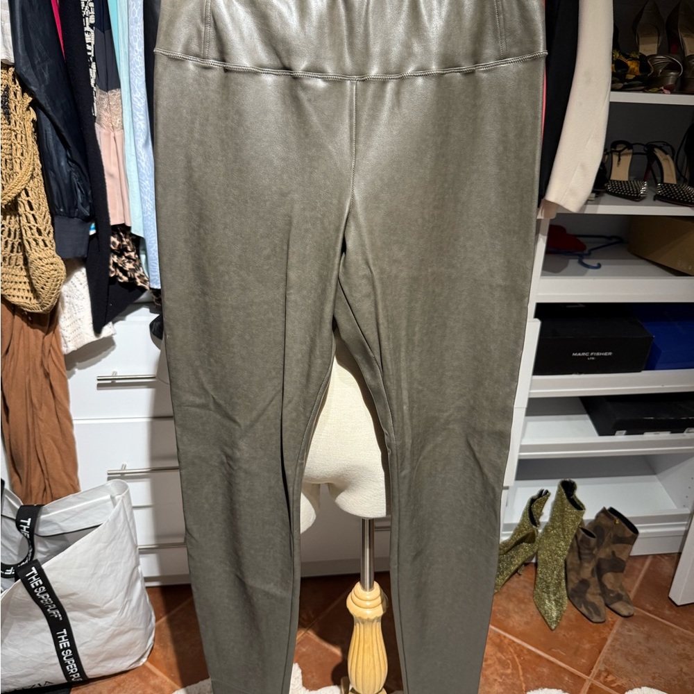 Wilfred Green Leggings High-Waisted Stretch